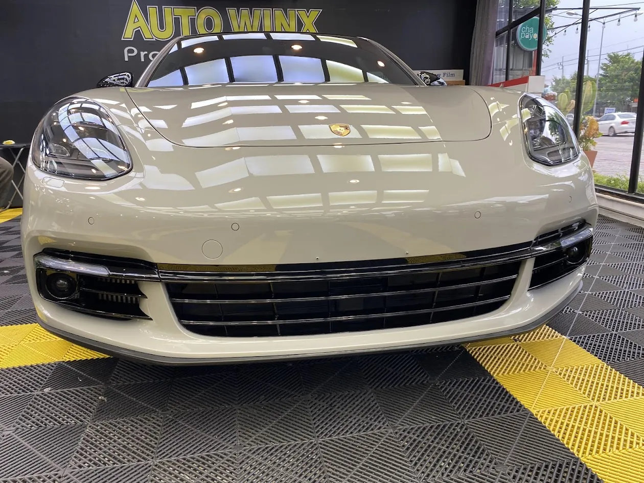 ผลงานฟิล์มกันรอยรอบคัน Porsche Panamera 4S สีเทา โดย Auto Winx