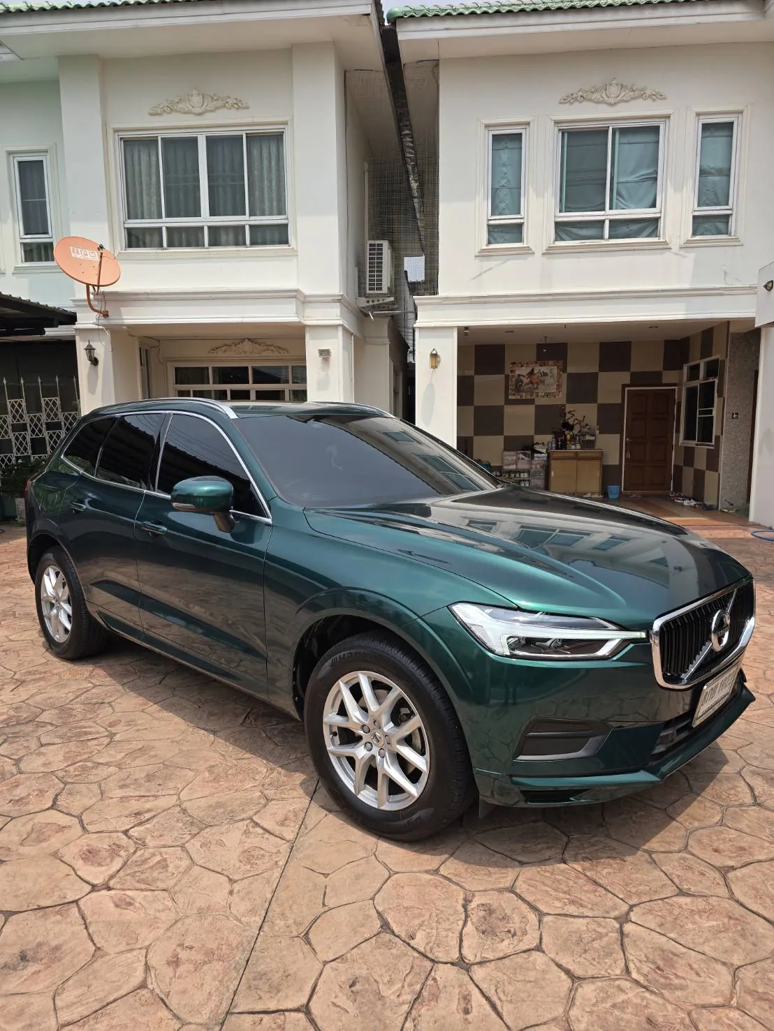 ผลงานแร็ปเปลี่ยนสี Volvo XC60 สีเขียว โดย Auto Winx