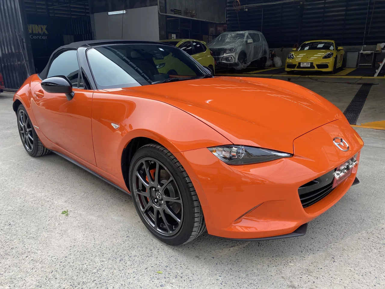 ผลงานฟิล์มกันรอยรอบคัน Mazda MX-5 สีส้ม โดย Auto Winx